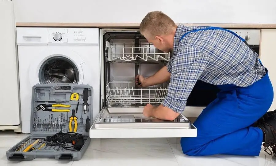 Beypazarı Termodinamik servisi teknisyen ekibi beyaz eşya tamiri yaparken